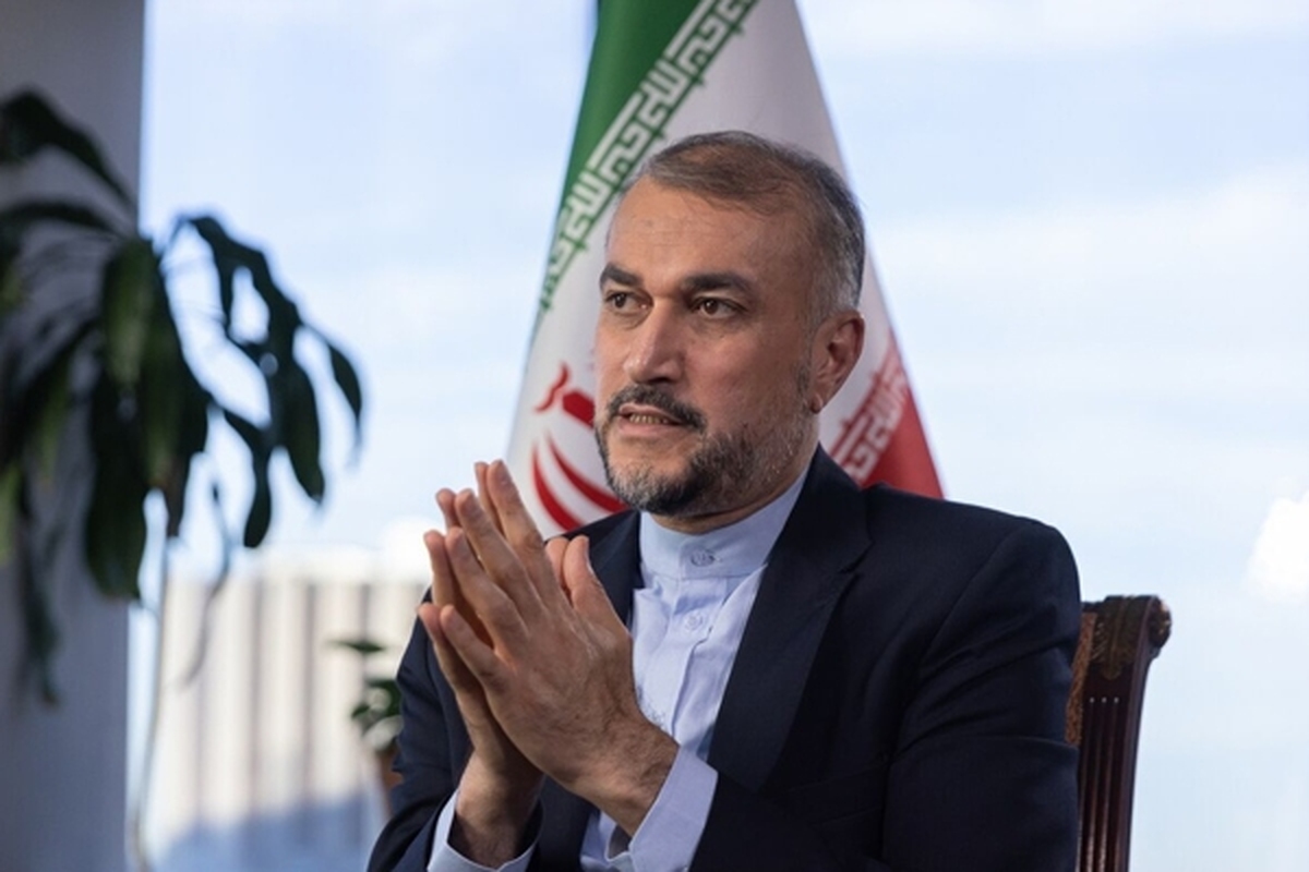 وزیر امور خارجه ضمن ادای احترام به روح بلند شهدای اصحاب رسانه در جنگ غزه تصریح کرد: صهیونیست‌ها به شدت از آگاهی و قضاوت جهانیان وحشت دارند و این عامل اصلی نفرت این رژیم از خبرنگاران است.