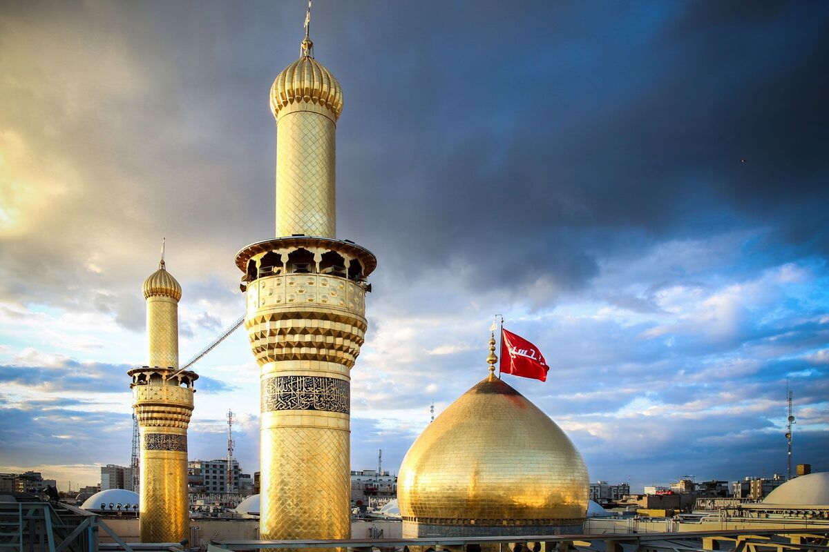 رئیس هیئت امنای ستاد توسعه‌وبازسازی عتبات عالیات شهرستان کرمان گفت: در حال حاضر خشت‌های طلای گنبد جدید حرم مطهر سیدالشهدا(ع) در حال آماده شدن است و به‌زودی کار نصب گنبد جدید در کربلا آغاز می‌شود.