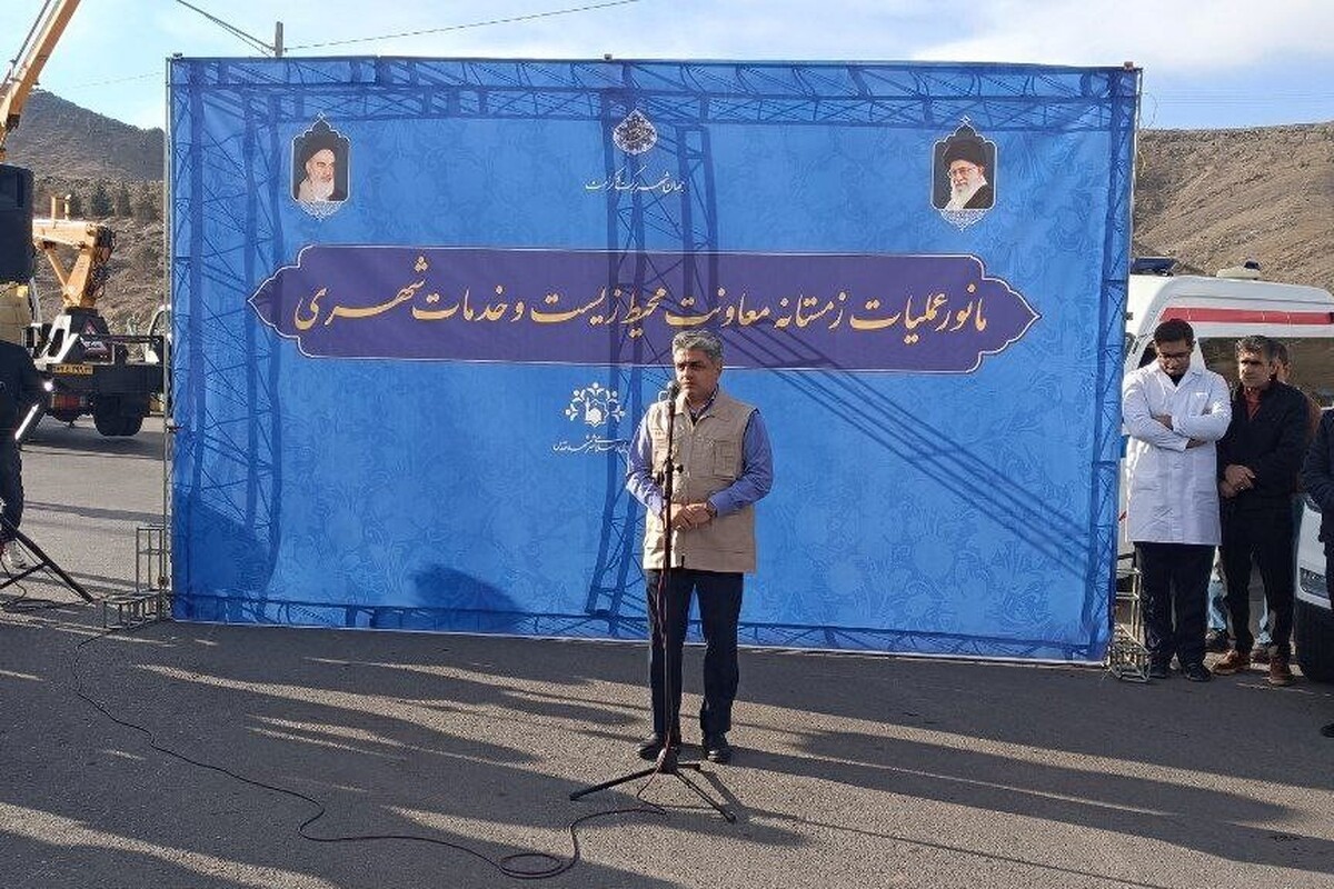 معاون خدمات شهری شهرداری مشهد گفت: با توجه به حجم فعالیت‌ها و تنوع خدمات شهرداری همه کارکنان حوزه خدمات شهری در ایام سال به صورت دو یا سه نوبته فعال هستند.