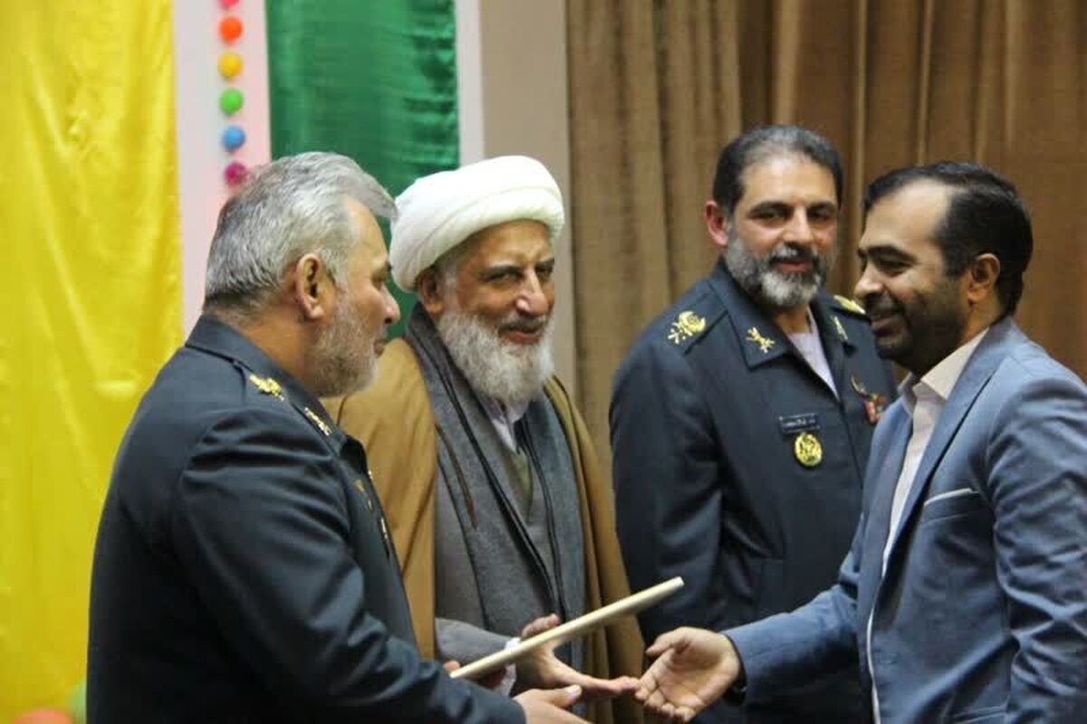 اختتامیه چهل و سومین دوره مسابقات نهایی قرآن کریم ویژه کارکنان پایور و وظیفه نیروی پدافند هوایی ارتش به میزبانی منطقه پدافند هوایی شمال شرق برگزار شد.