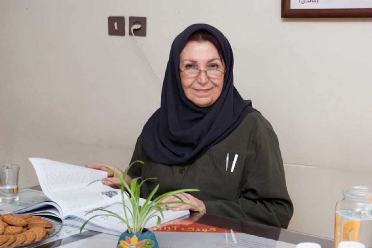 مراسم تشییع و خاکسپاری پیکر شهلا لاهیجی روز پنجشنبه برگزار می‌شود.