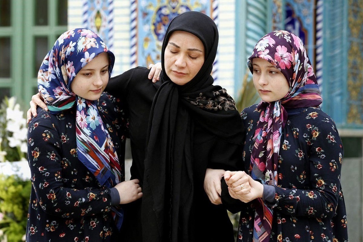 همزمان با انتشار خبر حذف دوقلو‌های سریال پایتخت از سری جدید این مجموعه، سارا فرقانی؛ یکی از دوقلو‌ها به آن واکنش نشان داد.