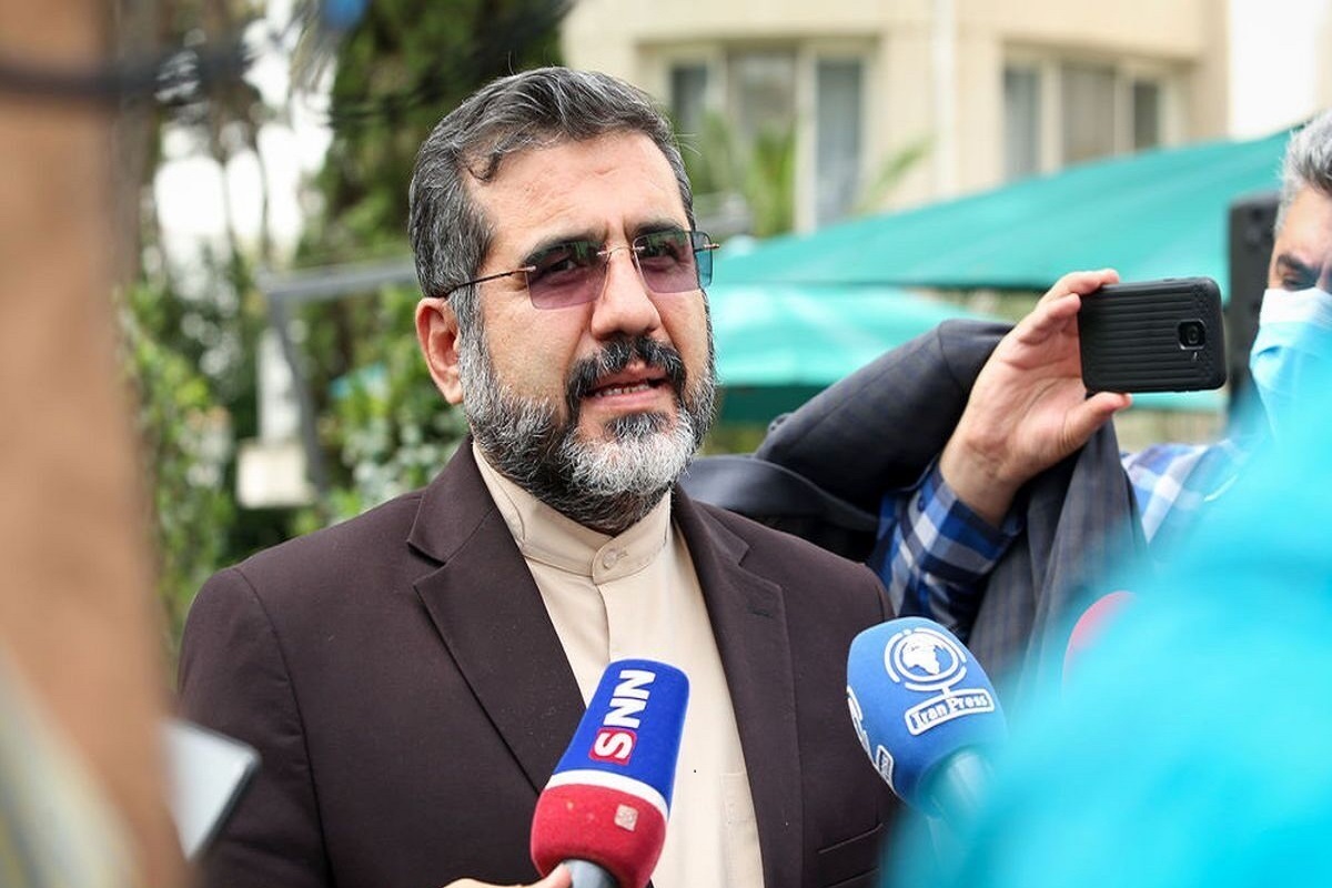 وزیر فرهنگ و ارشاد اسلامی در حاشیه دولت نسبت بازگشت هنرمندانی همچون معین و ادامه فعالیت در ایران توضیحاتی را ارائه داد.