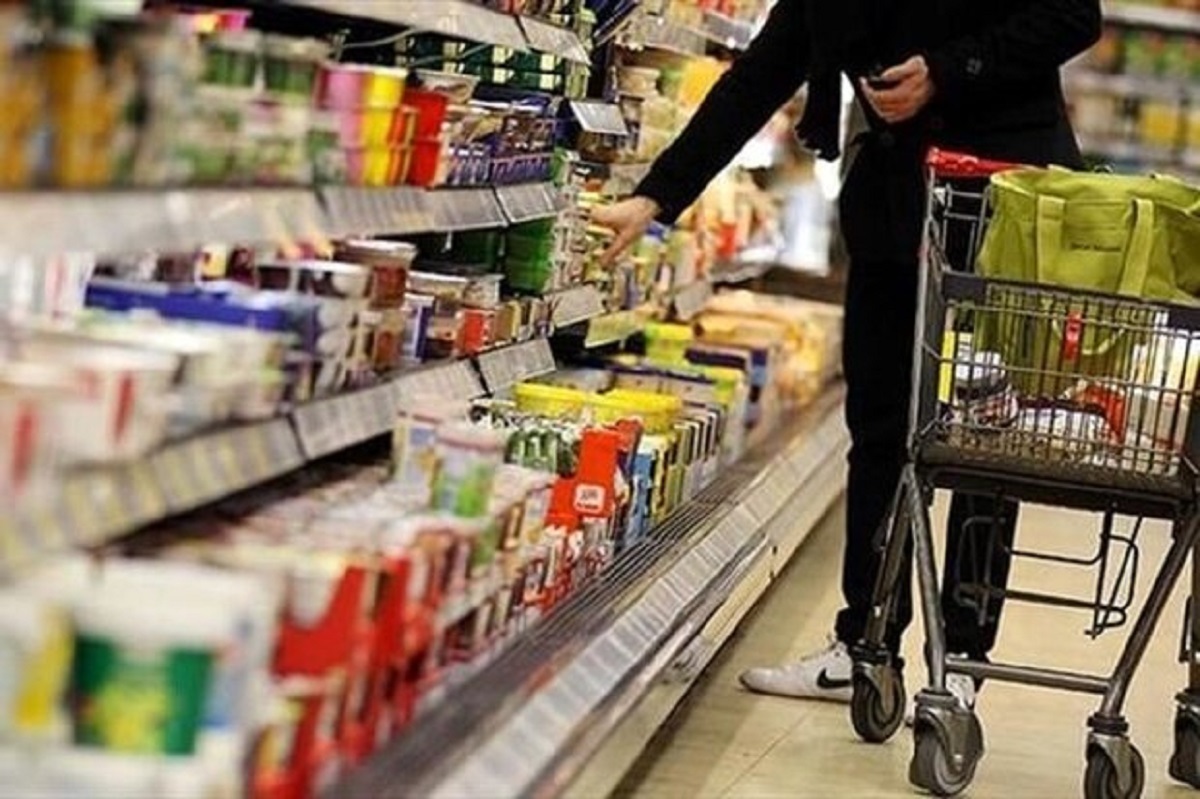 مدیر بازرسی و نظارت بر اصناف خراسان رضوی گفت: تشدید نظارتها از ۱۵ دی ماه بر تخلف عدم درج قیمت واحدهای صنفی قوت گرفته است.