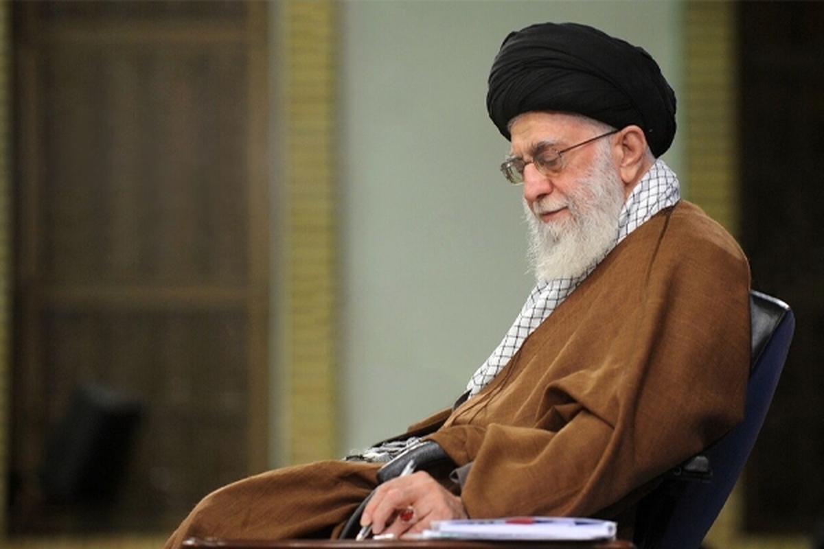 رهبر معظم انقلاب اسلامی در توییتی به زبان عربی نوشت: جنایتهای رژیم صهیونیستی فراموش نمی‌شود و حتی بعد از آنکه این رژیم، نابود و از روی زمین پاک شد، این جنایتها و کشتار چندهزار کودک و زن را در کتابها خواهند نوشت.