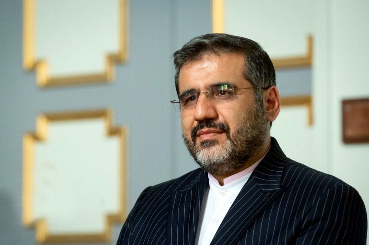 وزیر فرهنگ و ارشاد اسلامی با اشاره به جایگاه مقام مادران شهدا، گفت: رویکرد ما در حوزه فرهنگ و هنر باید تعالی جایگاه خانواده و مادر باشد و همه تولیدات هنری باید این موضوع مهم را تقویت کنند.