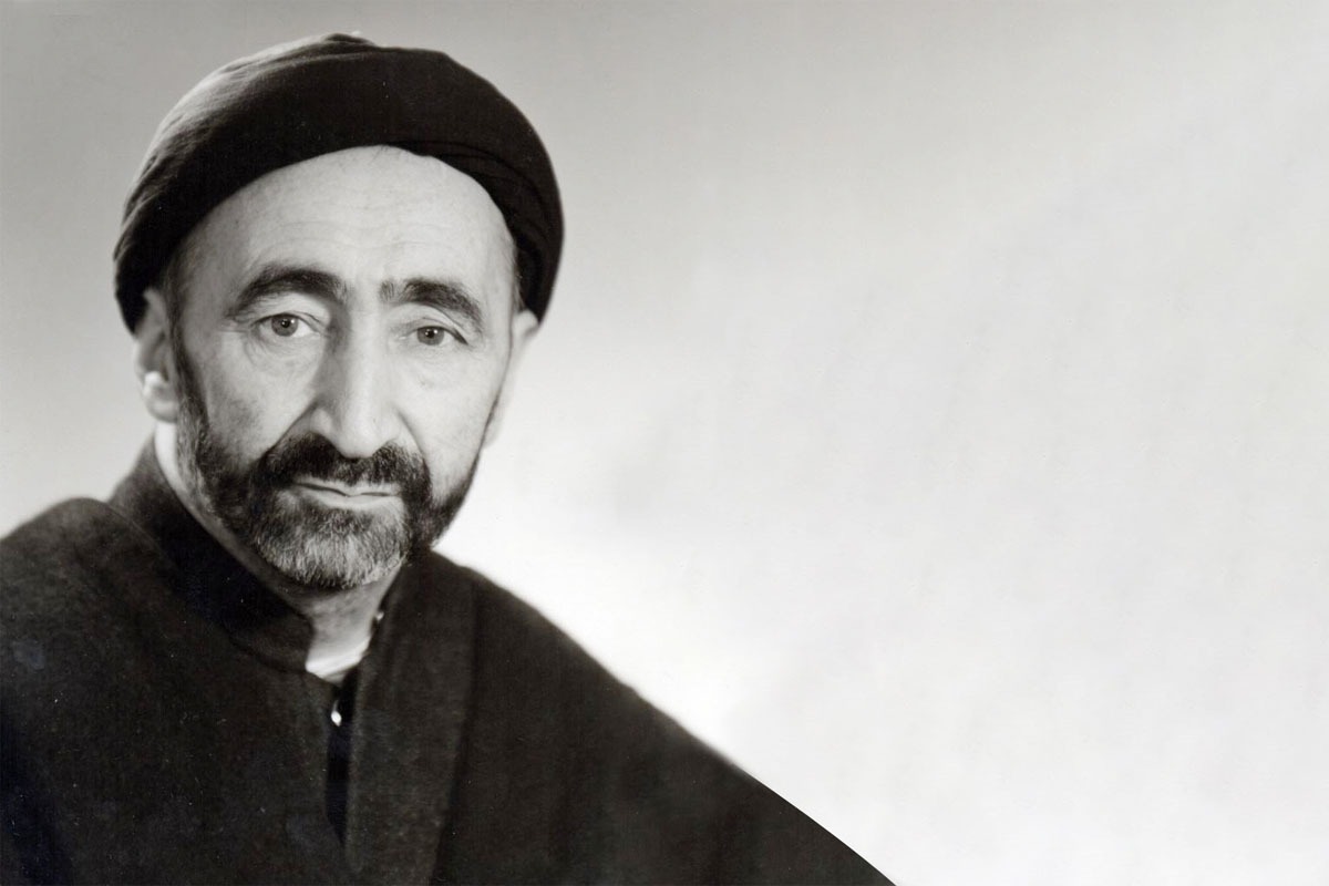 کوچه حافظیان، مسیر قاجاری قرارگرفته در دل مشهدالرضاست که گذر نامداران بی‌شماری بوده است.