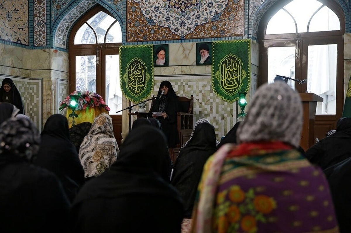 ویژه برنامه «هادی اگر تویی که کسی گم نمی‌شود» در رواق نجمه خاتون بارگاه ملکوتی رضوی برگزار شد.