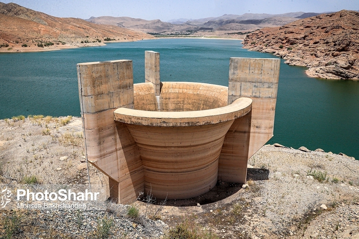 سرپرست اداره منابع آب شهرستان درگز گفت: ذخیره آب سد درونگر این شهرستان در حال حاضر حدود سه میلیون متر مکعب است که در مقایسه با مدت مشابه سال قبل ۷۰ درصد کاهش را نشان می دهد.