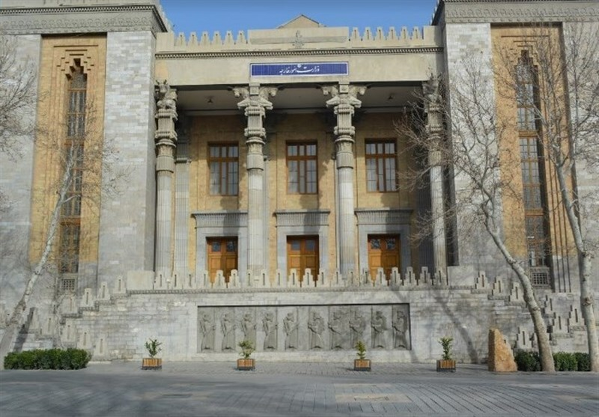 وزارت امور خارجه ایران ضمن محکومیت حمله پهپادی پاکستان به شهروندان غیرایرانی در مرز ۲ کشور، اعلام کرد از دولت دوست و برادر پاکستان قویاً انتظار دارد به تعهدات خود در ممانعت از استقرار پایگاه‌ها و گروه‌های مسلح تروریستی در خاک خود پایبند باشد.
