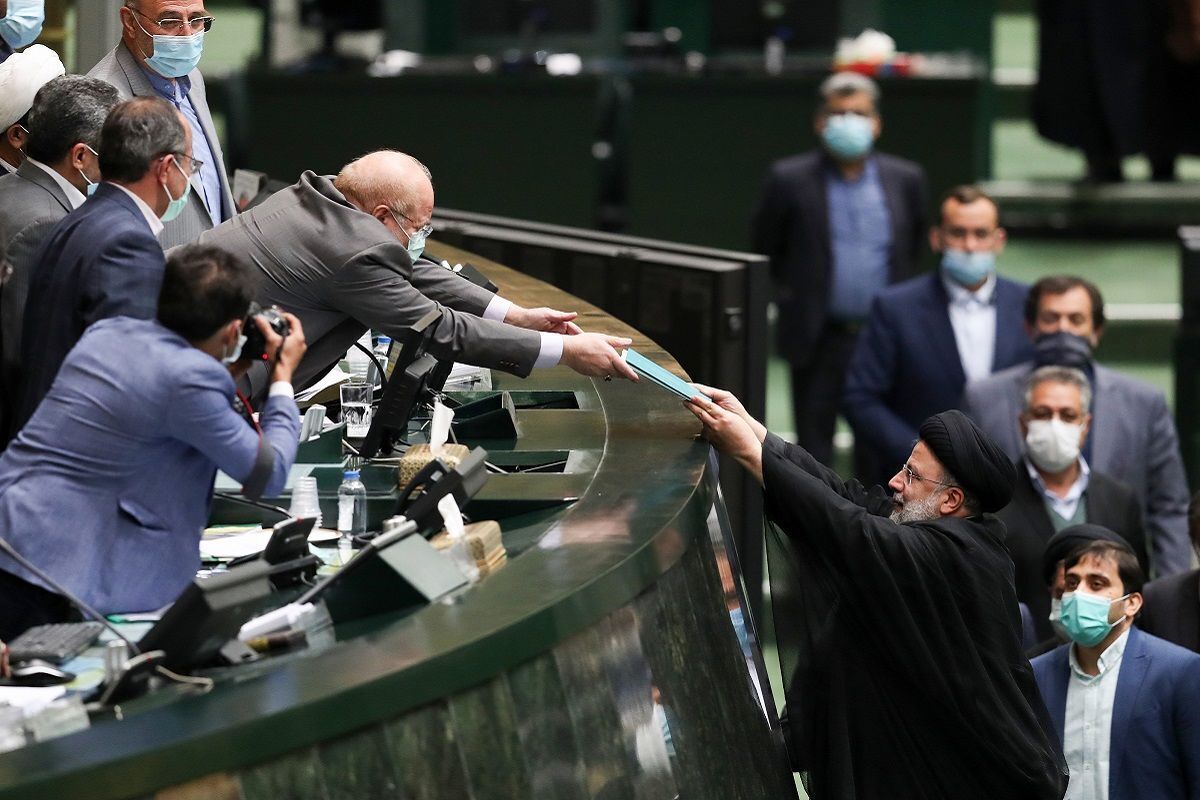 نمایندگان مجلس شورای اسلامی در جلسات هفته آینده و در دو نوبت صبح و عصر به بررسی جزییات لایحه بودجه ۱۴۰۳ می‌پردازند.