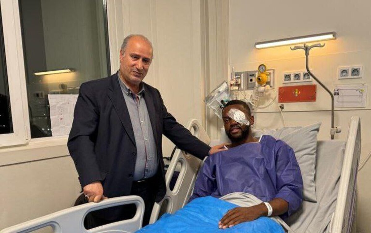 وضعیت چشم کوین یامگا تا حصول نتایج جدید پزشکی و همچنین انجام جراحی‌ها تازه قابل پیش نیست، اما پزشکان ایرانی این بازیکن فرانسوی به هواداران استقلال قول داده‌اند که هر کاری از دست آن‌ها بر می‌آید را برای این بازیکن دریغ نکنند.