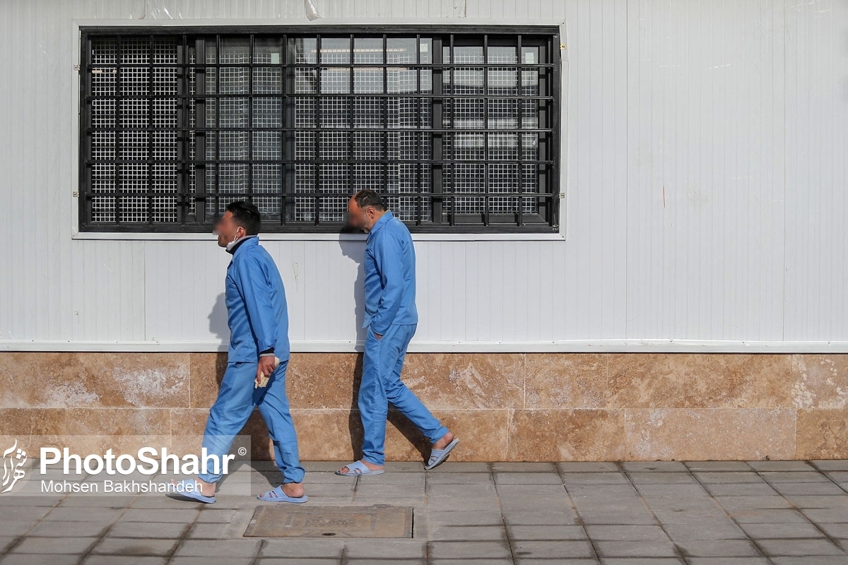 معاون امور پیشگیری اداره کل بهزیستی خراسان‌رضوی گفت: هم‌اکنون تعداد ۶ هزار معتاد متجاهر در مراکز درمان و ترک اعتیاد ماده ۱۶ سطح شهرستان‌های استان تحت‌درمان قرار دارند.