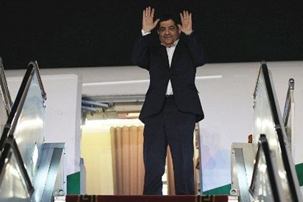 معاون اول رئیس‌جمهور به منظور شرکت در نوزدهمین اجلاس سران جنبش عدم تعهد دقایقی قبل (بامداد شنبه) با بدرقه رسمی رئیس دفتر رئیس جمهور تهران را به مقصد کامپالا ترک کرد.