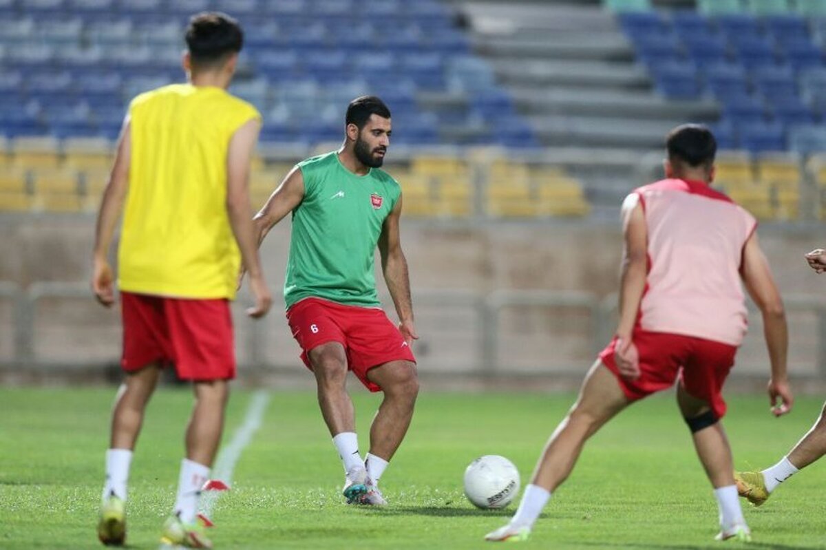 سرمربی پرسپولیس پای تصمیم جنجالی‌اش ماند و البته نتیجه هم گرفت.