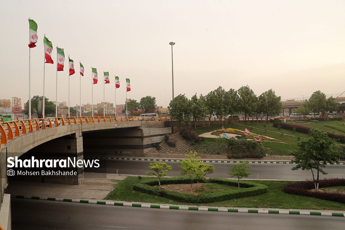 کارشناس مرکز پیش‌بینی هواشناسی خراسان رضوی گفت: امروز همچنان وزش باد شدید همراه با گردوخاک، کاهش کیفیت هوا و میدان دید با احتمال بروز خسارت در سطح استان پیش‌بینی می‌شود.