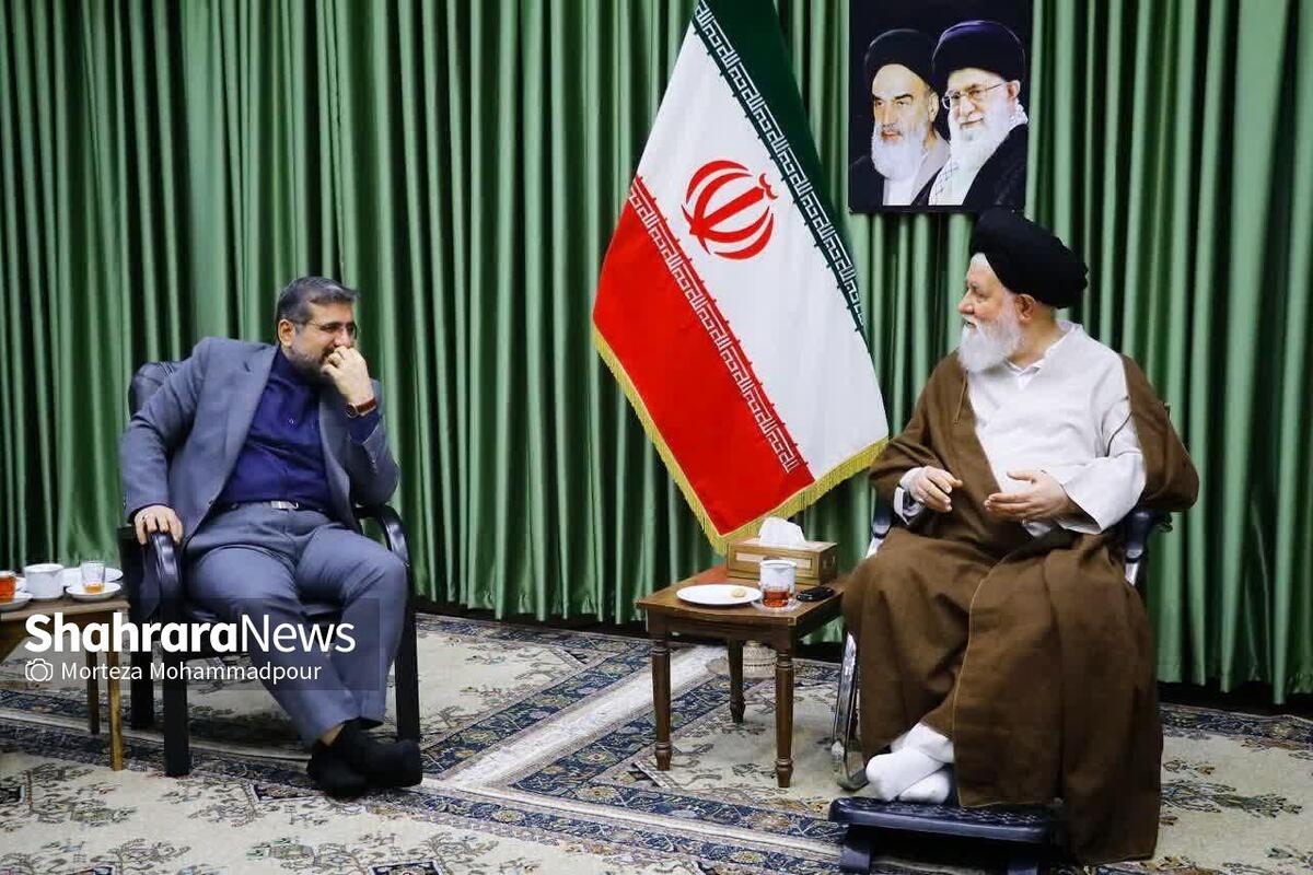 نماینده ولی‌فقیه در استان خراسان رضوی گفت: فضای هنری، فضای تهدید و ارعاب نیست. هنرمند فرزند این ملت است.