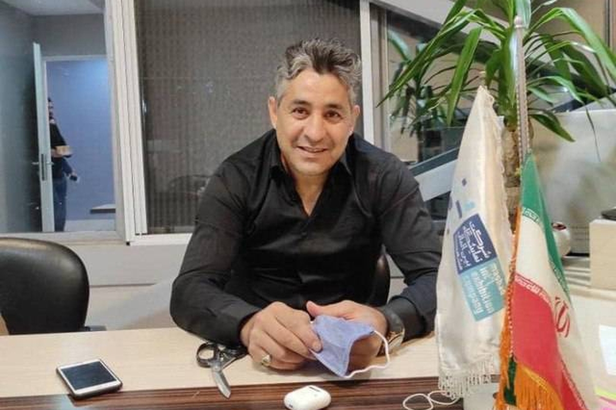 سرمربی تیم فوتبال سفیدجامگان گفت: زمانی که داور سوت می‌زند و بازی به هر علتی نیمه تمام می‌ماند، باید آن مسابقه تکرار یا از سر گرفته شود.
