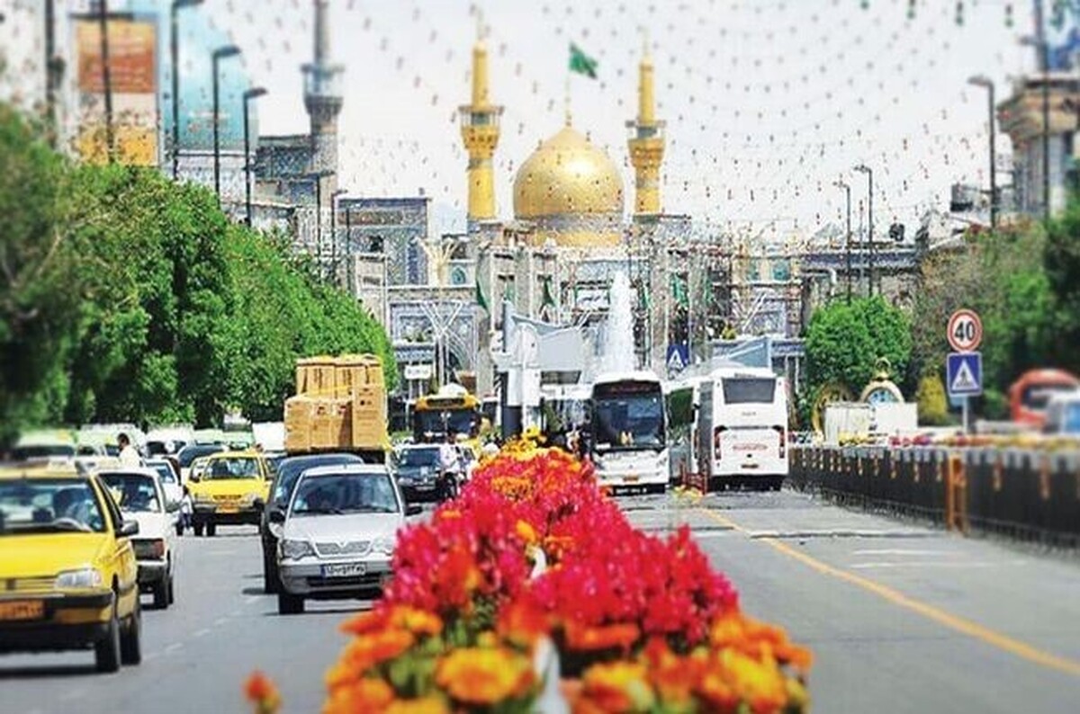 مدیر کل فرهنگ و ارشاد اسلامی خراسان رضوی گفت: حجم زائری که از ایران و خارج از ایران به مشهد می‌آید نسبت به سایر شهر‌ها متفاوت است؛ همه این‌ها سبب شده که ما با یک شهر پیشرو و اثرگذار در سطح ملی و بین‌المللی روبرو شویم.