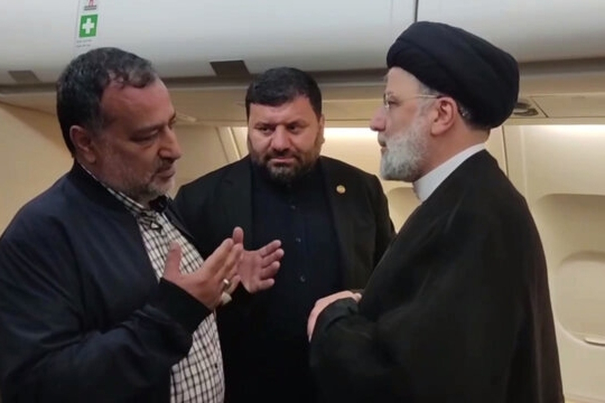 در ویدیویی از دیدار کوتاه سید ابراهیم رئیسی با شهید سردار سرتیپ پاسدار سید رضی موسوی از مستشاران نظامی باسابقه سپاه و از همرزمان سردار شهید حاج قاسم سلیمانی که دیروز - دوشنبه - چهارم دی ۱۴۰۲ در سوریه به شهادت رسید را می‌بینید.