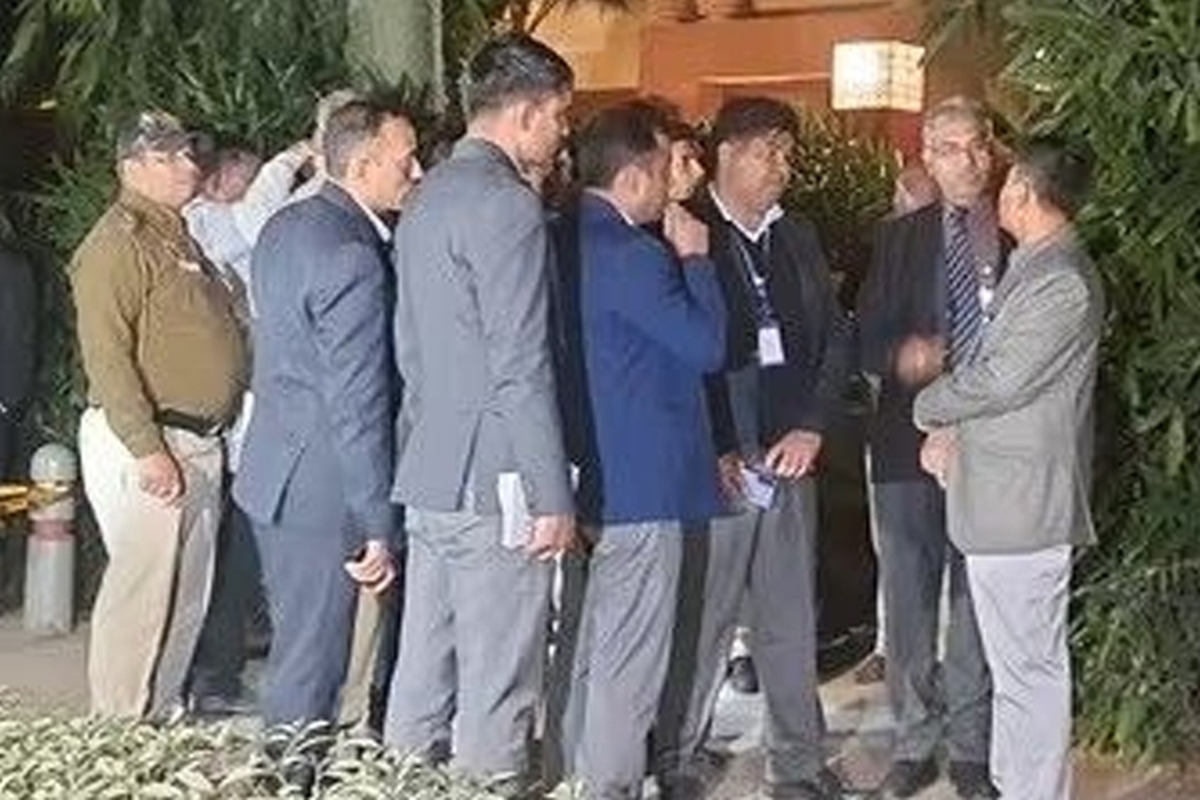 پلیس دهلی‌نو پس از دریافت گزارشی از انفجار در نزدیکی سفارت اسرائیل، گفت با وجود جست‌وجوی زیاد، هنوز هیچ نشانه‌ای از وقوع هر نوع حادثه‌ای به دست نیامده است.