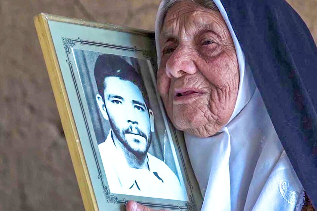 روایتی از ۳۷ سال چشم انتظاری مادر شهید جاویدالأثر «محسن جاویدی» به مناسبت روز تکریم مادران و همسران شهدا.