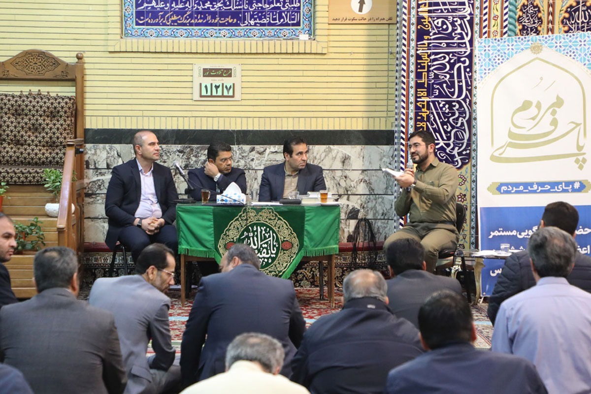 رئیس کمیسیون خدمات‌شهری شورای اسلامی شهر مشهد با اشاره به موضوع آلودگی هوا که به‌تازگی با افزایش ریزگرد‌ها در مشهد همراه بوده است، گفت: طبق بررسی‌هایی که انجام شده ۳۳ درصد این آلودگی مربوط به استفاده از خودرو‌های شخصی است.