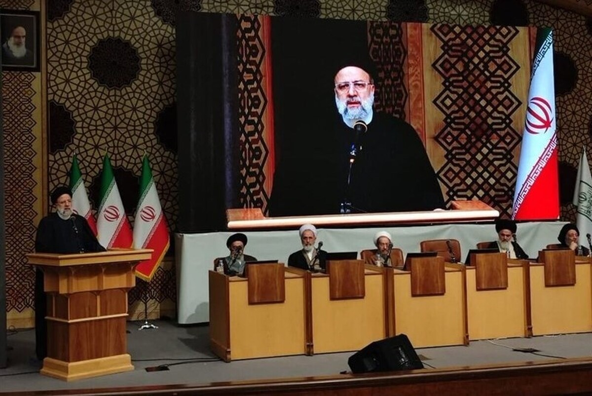 رئیس جمهور با بیان اینکه اگر مردم در هر امری شریک بودند به موفقیت دست یافتیم و همراه شدن مردم و مشارکت اجتماعی سبب موفقیت می‌شود، ادامه داد:نگاه تحولی دارای اهمیت است لذا اساس و مبنای تحول را سند گام دوم انقلاب اسلامی قرار دادیم.