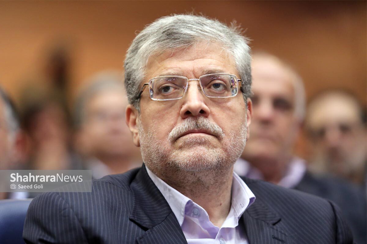 شهردار مشهد گفت: بر اساس مصوبه شورای اسلامی شهر مشهد، تخفیفات پرداخت‌های نقدی مجوز‌های ساخت‌وساز از زمان ابلاغ مصوبه تا ۲۳ بهمن ماه ۱۸درصد، از ۲۴ بهمن تا ۱۷ اسفند ۱۶درصد و از ۱۸ اسفند تا پایان سال ۱۴درصد محاسبه خواهد شد.
