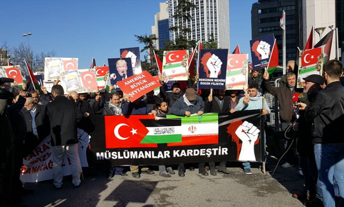 در پی بالا گرفتن درگیری لفظی نتانیاهو و اردوغان بر سر غزه، الی کوهن وزیر خارجه رژیم صهیونیستی گفت تا زمانی که رجب طیب اردوغان در ترکیه قدرت دارد، سفیر «اسرائیل» به آنکارا باز نخواهد گشت.