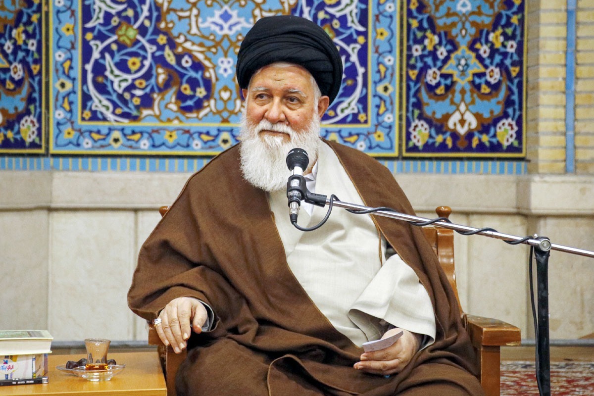 انتخابات ریاست‌جمهوری سال‌۱۳۸۸ در‌حالی برگزار شد که اعتراض و نپذیرفتن نتیجه این انتخابات از سوی یکی از نامزدها، سبب ایجاد ناآرامی‌ها و اغتشاشاتی در کشور شد که علاوه بر جنبه‌های سیاسی و اجتماعی، ابعاد امنیتی و اعتقادی هم پیدا کرد.