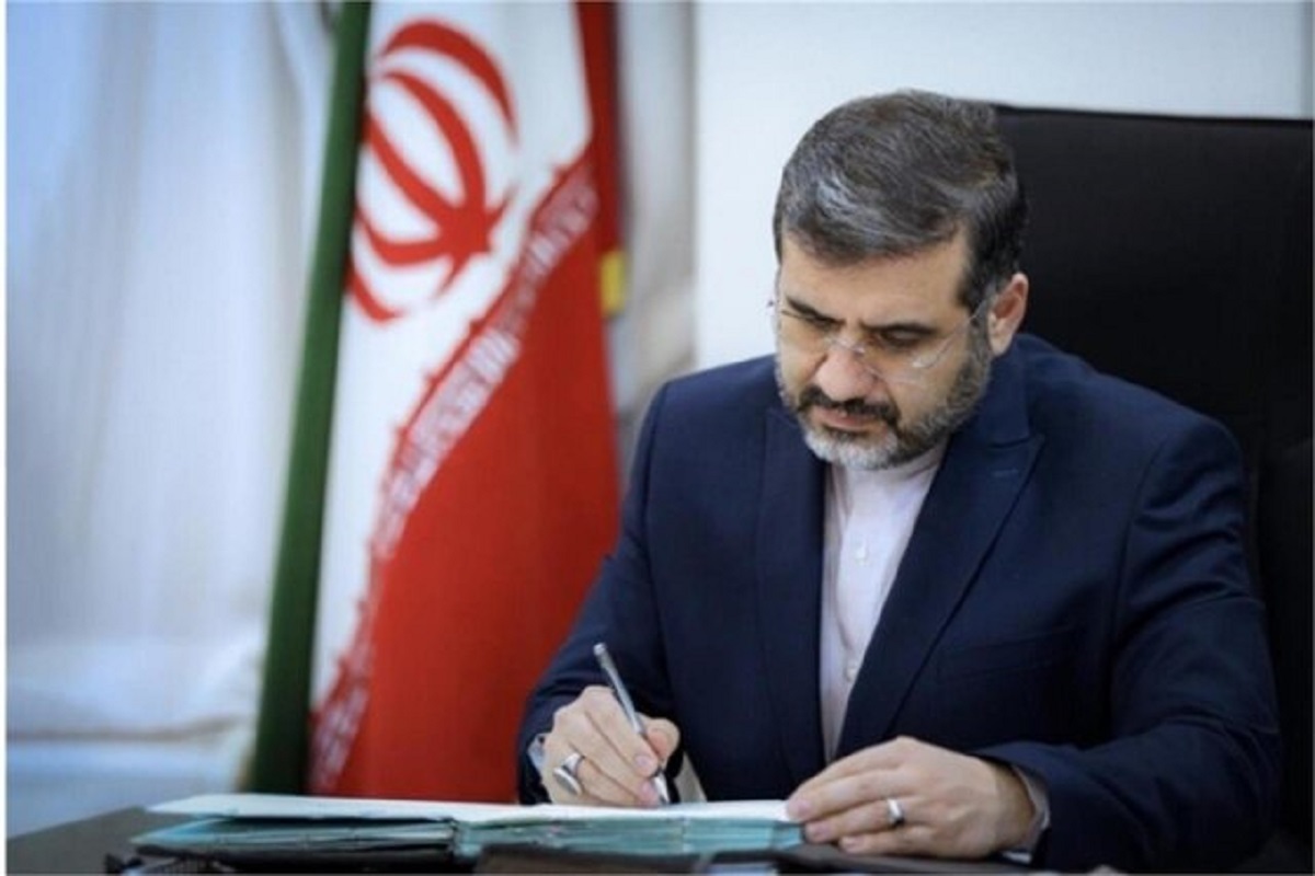 پیام وزیر فرهنگ و ارشاد اسلامی به چهل‌ودومین جشنواره بین المللی تئاتر فجر در ادامه آمده است.