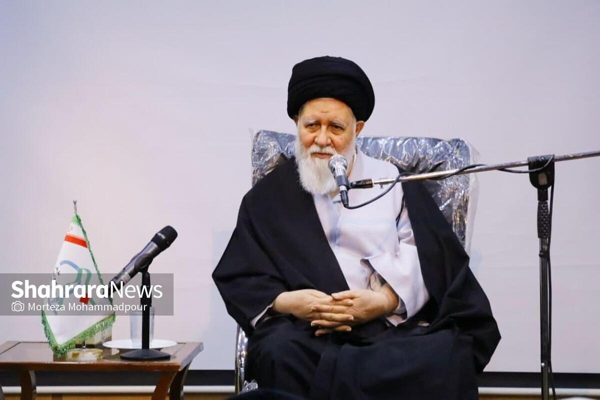 نماینده ولی فقیه در استان خراسان رضوی گفت: حوزه مسئولیت دارد از آرمان، مبانی و اندیشه انقلاب اسلامی محافظت کند. این بر دوش علما، طلاب، فضلا و فرهیختگانی است که مؤلف و پژوهشگر هستند. پس به علوم روز رو بیاورید و با مجاهدت علمی خود، پویایی فقه را حفظ کنید.