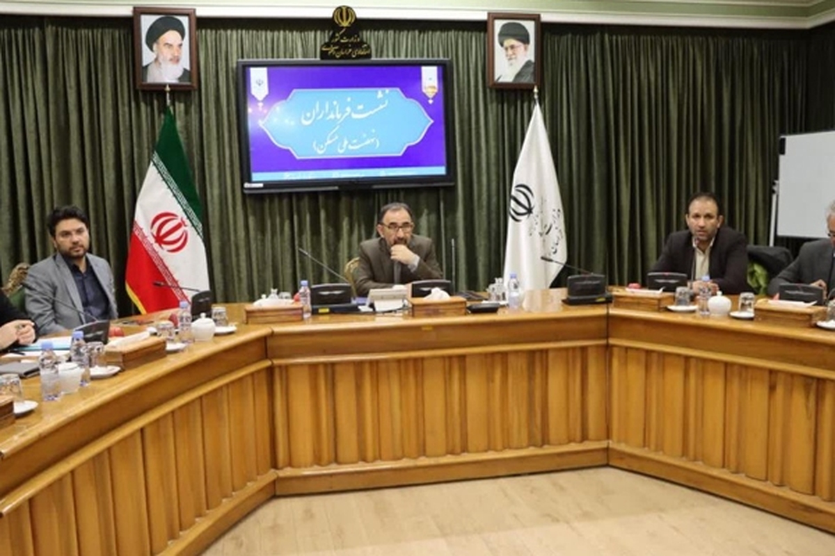 استاندار خراسان رضوی گفت: تمامی فرمانداران استان موظف هستند امور مرتبط با طرح نهضت ملی مسکن را با جدیت پیگیری کنند.