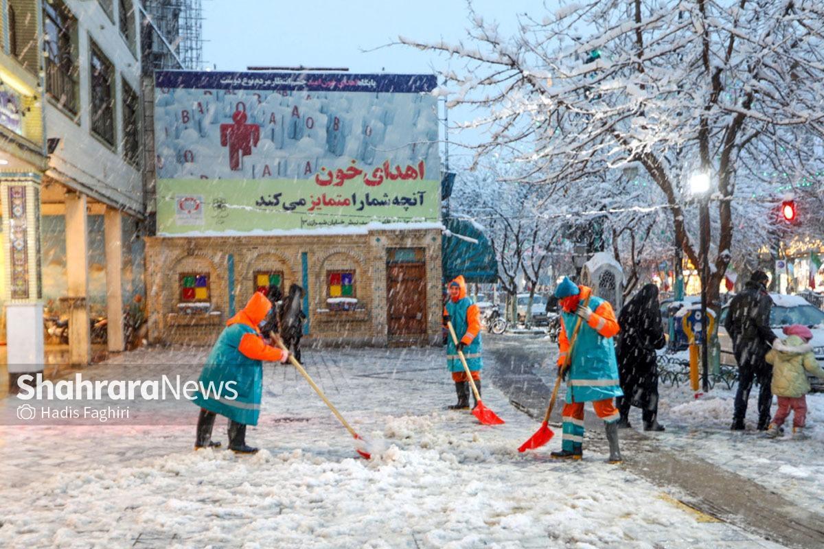 با وجود بارش سنگین برف، خدمات‌رسانی ۲۴ ساعته شهرداری مانع از بروز مشکلات برای شهروندان شد.