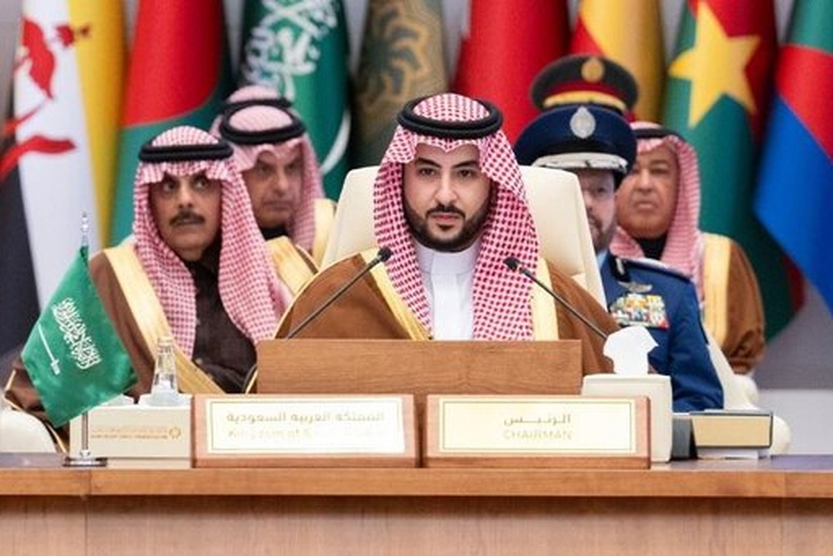 وزیر دفاع عربستان خواستار توقف فوری تجاوزات رژیم صهیونیستی علیه غزه شد.