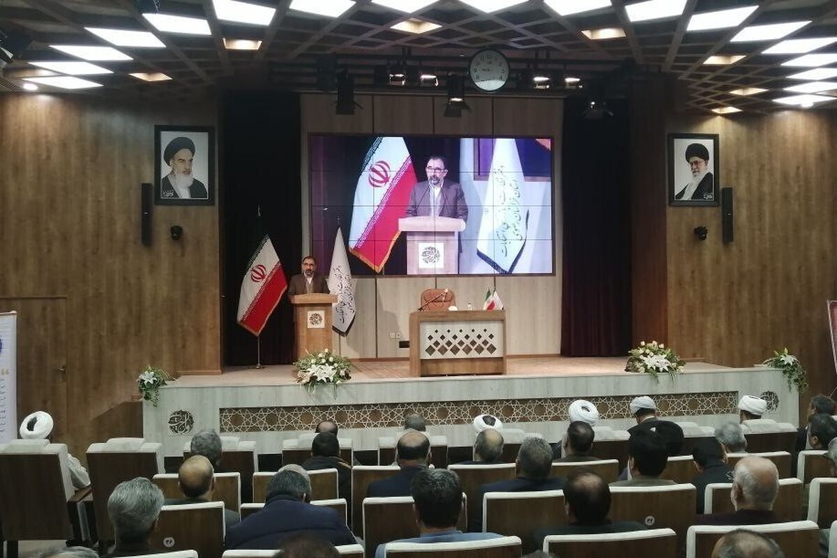 استاندار خراسان رضوی در جلسه هیات نظارت استان، انتخابات را یک میدان مبارزه دانست و گفت: باید یک محیط با کرامت و با احترام برای انتخاب مردم فراهم کنیم.