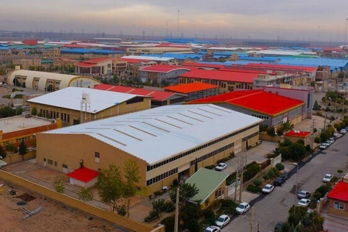 مدیرعامل شرکت شهرک‌های صنعتی خراسان رضوی از افتتاح یا کلنگ‌زنی ۱۶ پروژه عمرانی توسط این شرکت به مناسبت دهه فجر خبر داد.