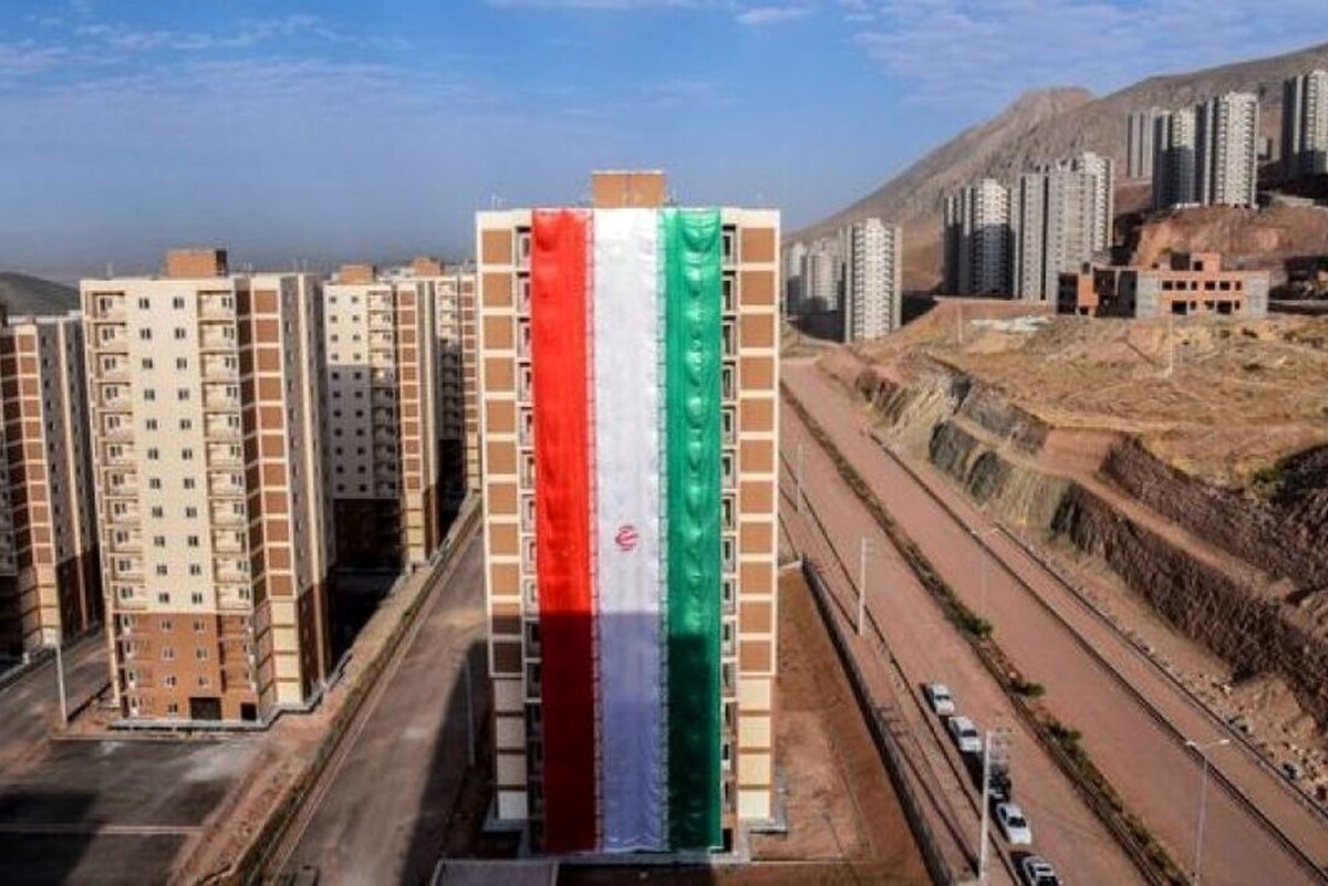عضو کمیسیون عمران مجلس گفت: دولت باید آخرین وضعیت پروژه ها را اطلاع رسانی و شفاف سازی کند که این پروژه ها در وضعیتی نیستند که قابل خرید وفروش باشند
