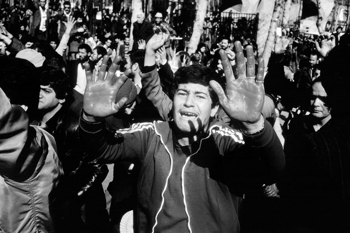 «شهیدی دیگر افتاد!» این نامی است که دیویدبارنت بر ذیل این عکس گذاشته است.