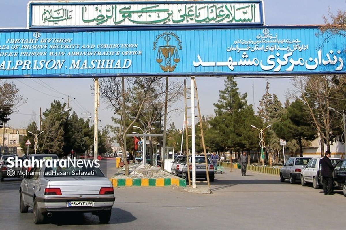 در راستای پاسخ‌گویی مستقیم مدیران شهری به مجاوران بارگاه رضوی، این بار مسجد امام حسن عسکری (ع) در محله آموزگار و نمازگزارانش میزبان رئیس کمیسیون فرهنگی، اجتماعی، زیارت، گردشگری و رسانه شورای اسلامی شهر و شهردار منطقه ۱۱ بودند تا علاوه بر بیان دغدغه‌های محله خود، راهکار‌های مدیران شهری را درباره رفع این دغدغه‌ها بشنوند.