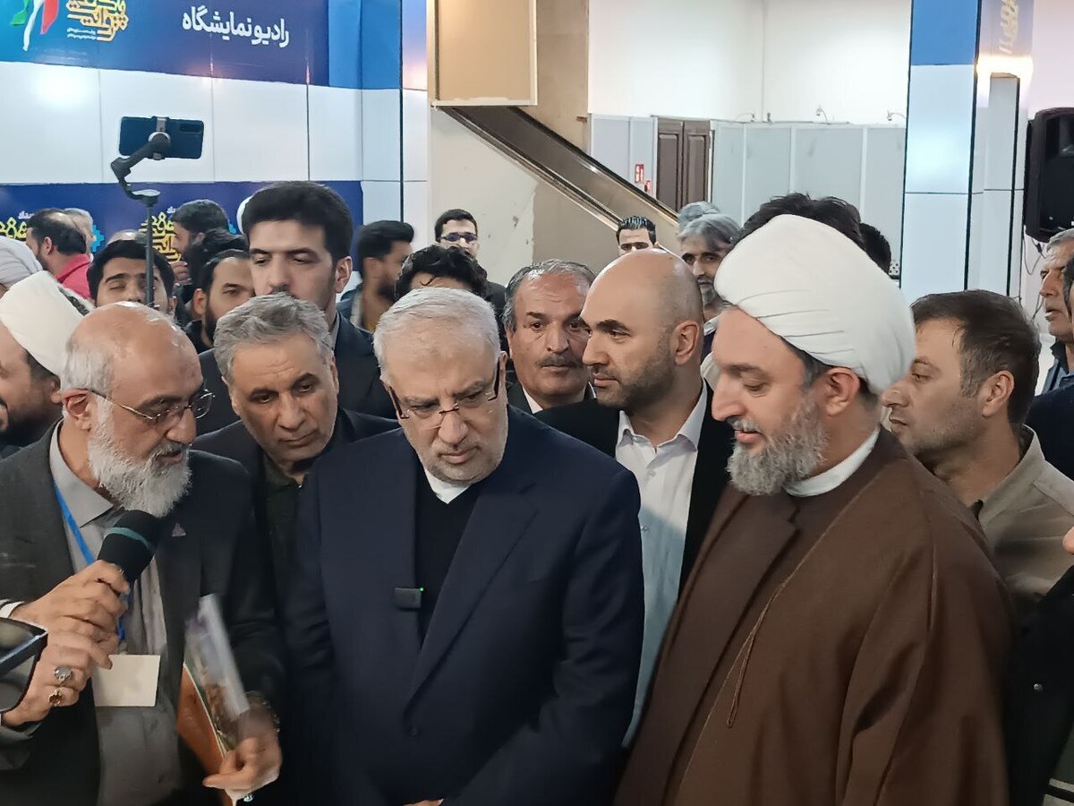 جواد اوجی گفت: در دو سال گذشته، تعداد شرکت‌های دانش‌بنیان فعال در حوزه نفت و گاز از ۱۵۰ شرکت به ۶۵۰ شرکت افزایش یافته و ۲۰۰ محصول راهبردی و دانش‎بنیان در حوزه پتروشیمی و نفت بومی‎سازی شده که در ادامه نیز این مسیر با جدیت ادامه خواهد داشت.