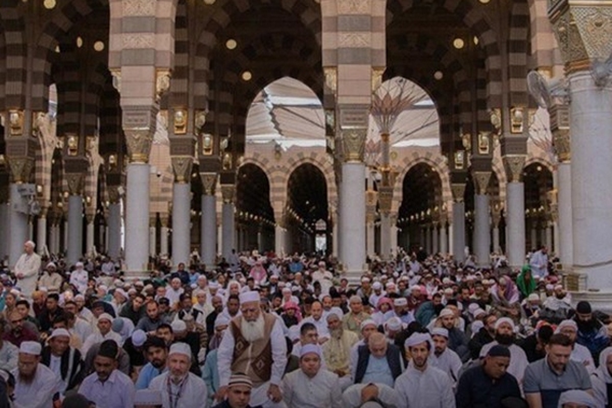 در حالی که سعودی‌ها زیارت مدینه را محدود کردند، تعداد زائران و نمازگزارانِ حرم نبوی در یک هفته به حدود ۶ میلیون نفر رسیده است.