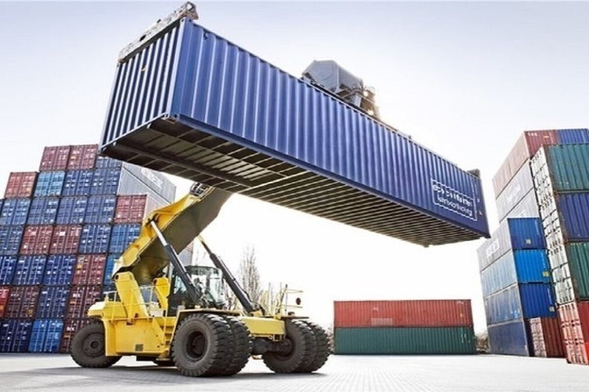 مدیر کل صنعت، معدن و تجارت خراسان رضوی گفت: با توجه به مقایسه ارقام صادرات و واردات، تراز بازرگانی خارجی گمرکات خراسان رضوی در ۱۰ ماه اخیر مثبت و معادل ۷۳۸ میلیون دلار است.