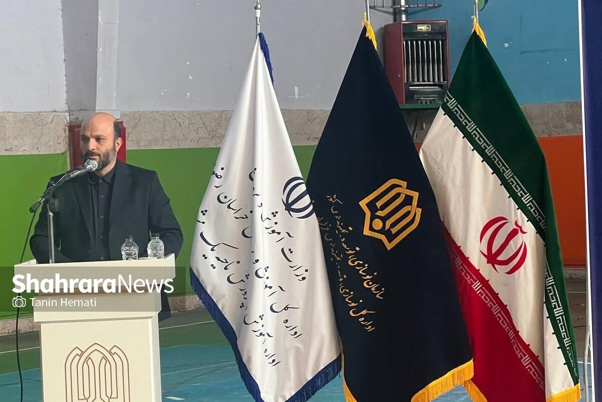 رئیس سازمان نوسازی، توسعه و تجهیز مدارس کشور با حضور در مشهد گفت: با رویکرد قوی در برنامه هفتم به دنبال احداث فضا‌های ورزشی دانش‌آموزی هستیم.