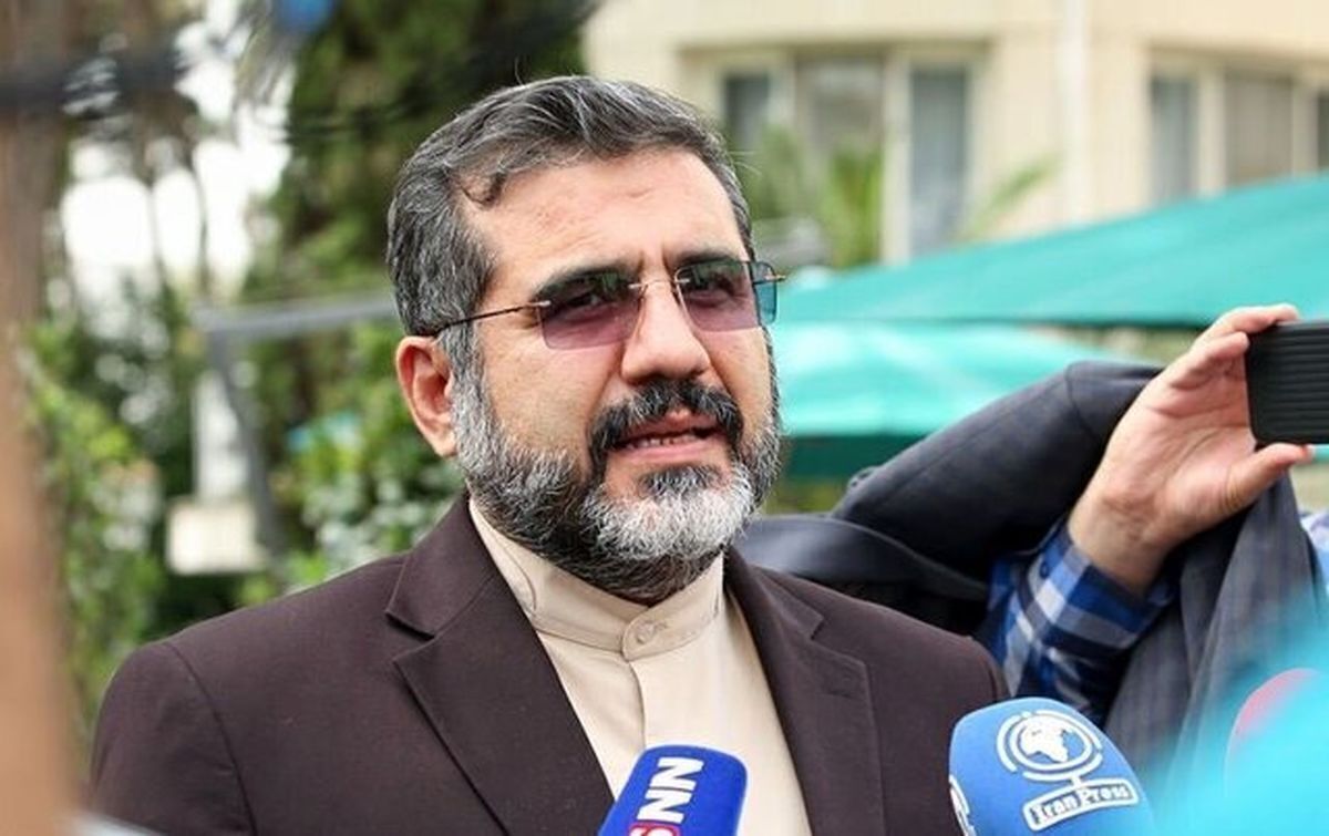 پاسخ وزیر ارشاد به سوال یک خبرنگار درباره صدور مجوز برای تتلو را مشاهده کنید.