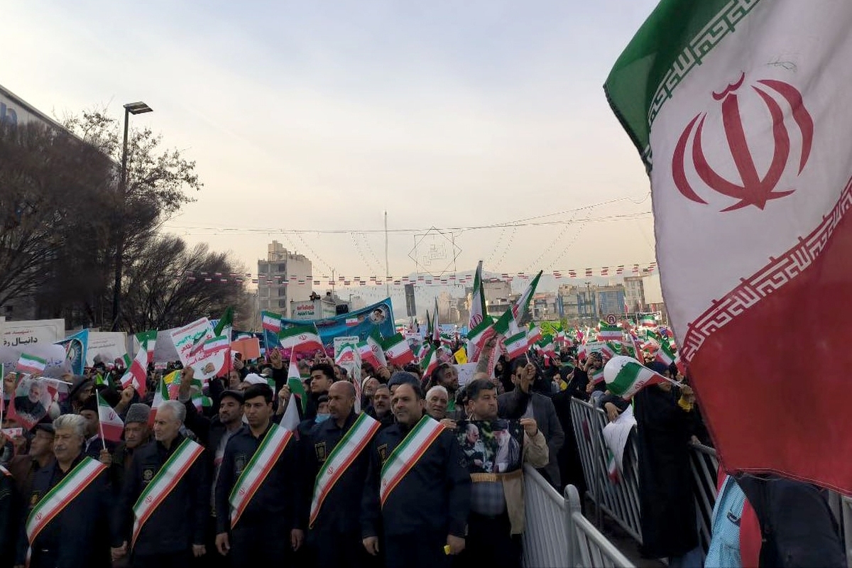 هم‌زمان با جشن پیروزی انقلاب اسلامی کیفیت هوای مشهد قابل قبول و آسمان آفتابی است.