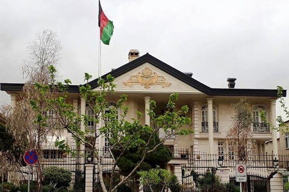 سفارت افغانستان در تهران و کنسولگری این کشور در مشهد در پیام‌هایی جداگانه دهه فجر و چهل و پنجمین سالگرد پیروزی انقلاب اسلامی ایران را تبریک گفتند.