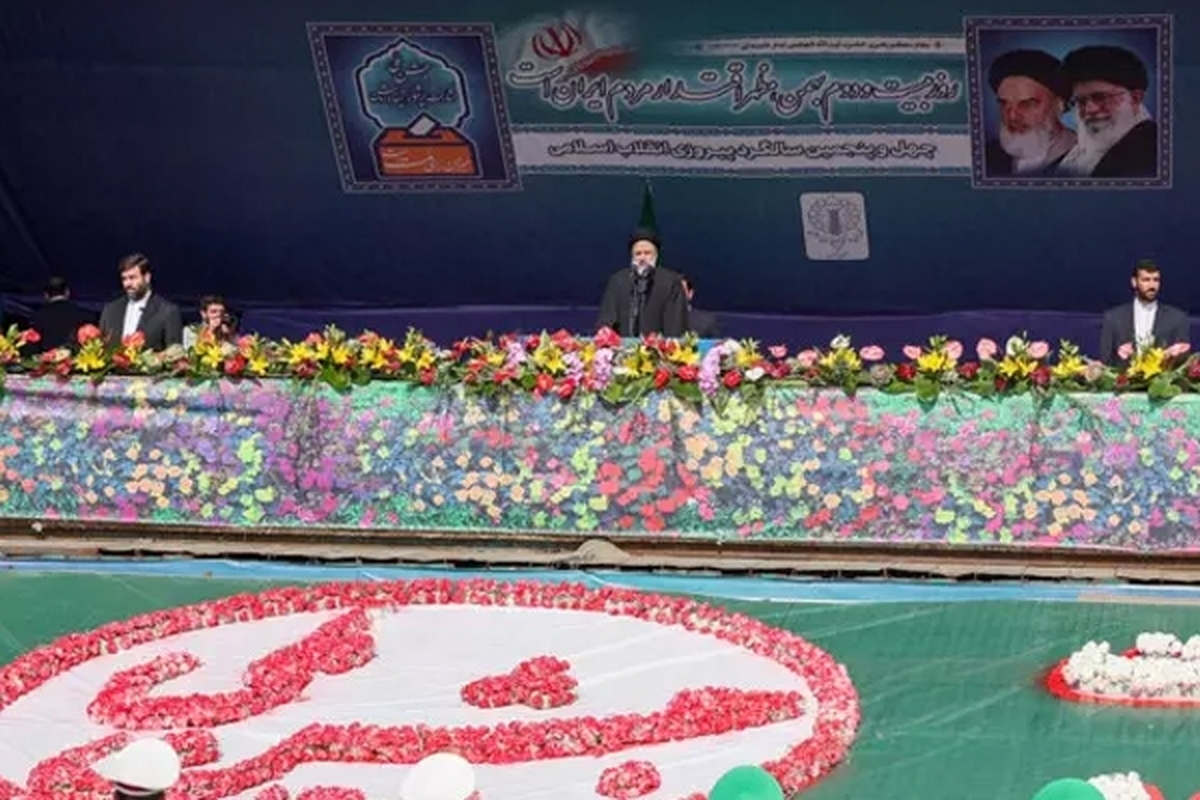 پس از پیام سران و مقامات ژاپن، کره جنوبی، سنگاپور، کرواسی، چین، اتیوپی، ازبکستان، تاجیکستان و قرقیزستان، ۲۰ تن دیگر از سران و مقامات کشور‌های مختلف با ارسال پیام‌هایی چهل و پنجمین سالروز پیروزی انقلاب را به رئیس جمهور تبریک گفتند.
