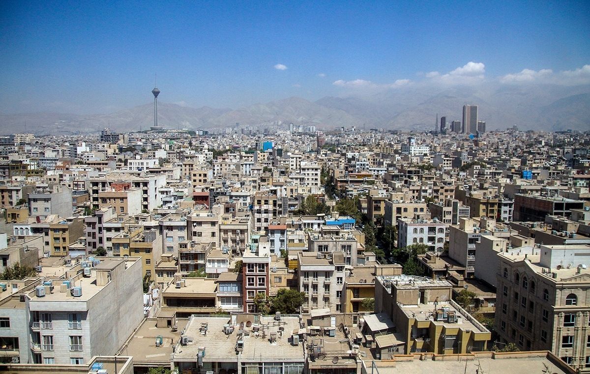 نرخ تورم سالانه دی ماه ۱۴۰۲ آپارتمان‌های مسکونی شهر تهران به عدد ٨٢،٨ درصد رسیده که نسبت به همین اطلاع در ماه قبل (٨٥.٧ درصد)، ٢.٩ واحد درصد کاهش داشته است.